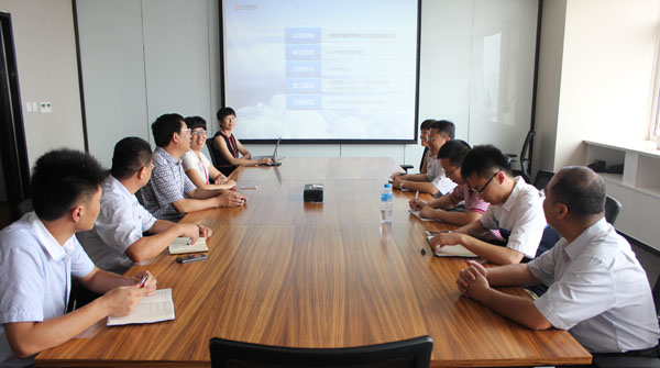 海淀區(qū)委組織部、中國人民大學(xué)調(diào)研組一行來聯(lián)橋集團(tuán)考察調(diào)研